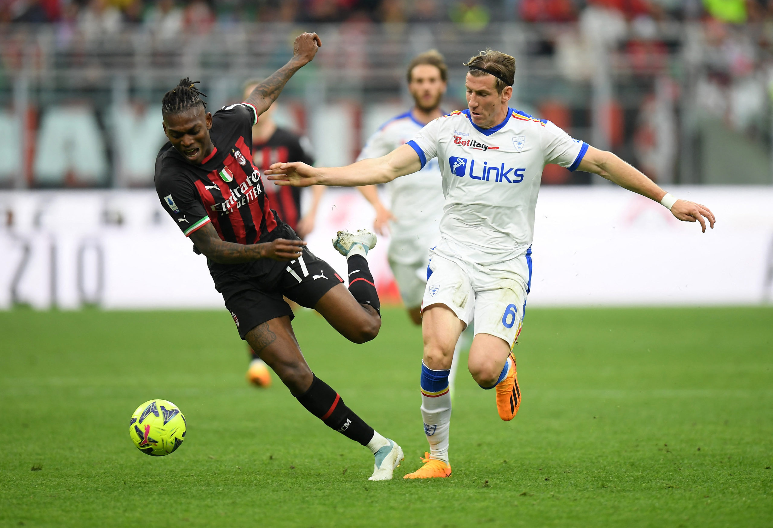 AC Milan vs Lecce (22:59 – 23/04) | Xem lại trận đấu